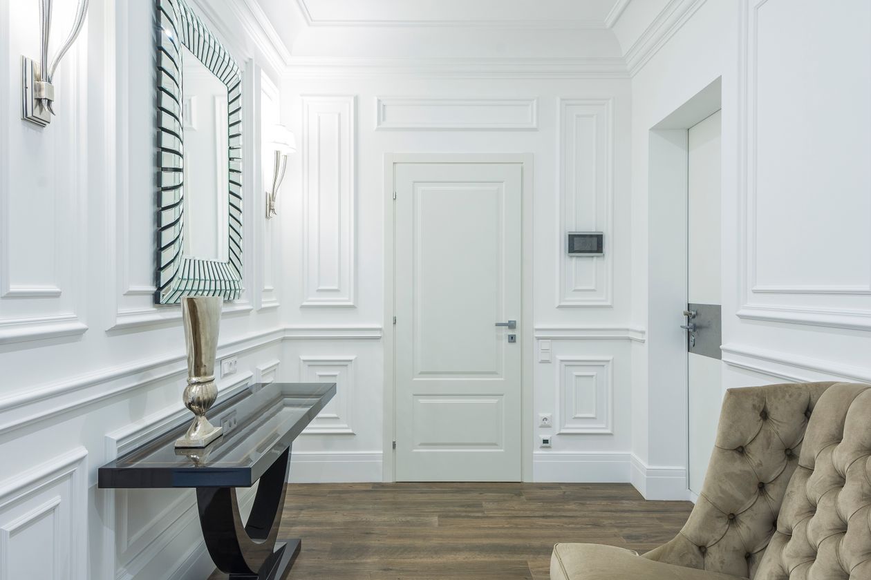Modern wall panel wall decor and wall design ideas with white classic panelling and molding