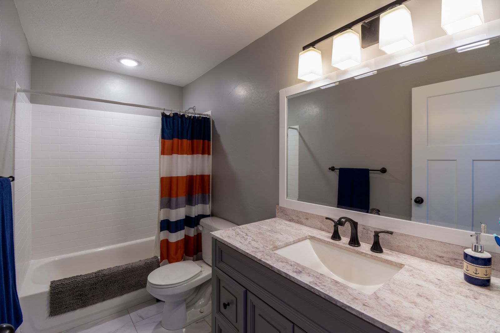 13. Small Bathroom Decor Ideas